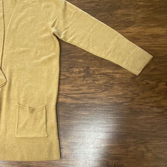 Old Navy Pocketed Cardigan - Picture 3 of 7